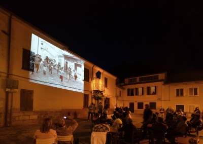 proiezioni-in-piazza-Cuzzolu-durante-la-serata-conclusiva